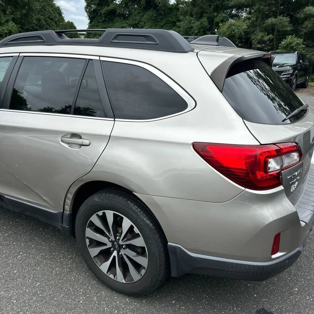 Used 2017 Subaru Outback 2.5i Limited AWD/4WD image 6