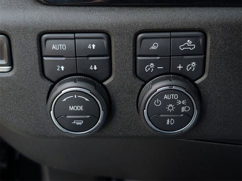 Used 2022 Chevrolet Silverado 1500 High Country image 19