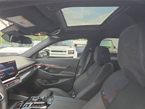 Used 2026 BMW i5 eDrive40 w/ M Sport Package RWD image 24