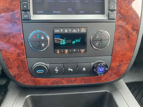 Used 2010 Chevrolet Silverado 1500 LTZ w/ Z71 Appearance Package image 9