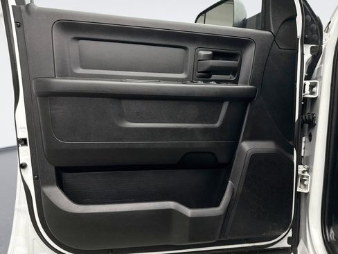 Used 2022 RAM 1500 Tradesman w/ Chrome Appearance Group image 9