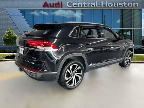 Used 2020 Volkswagen Atlas Cross Sport SEL Premium image 9
