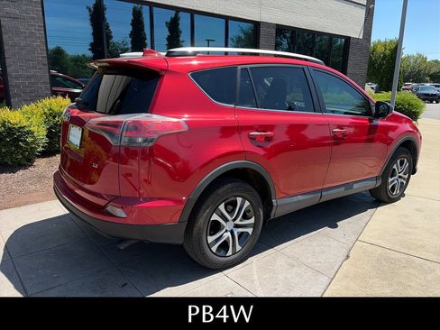 Used 2016 Toyota RAV4 LE FWD image 6