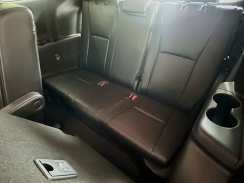 Used 2021 Toyota Highlander XSE FWD image 31