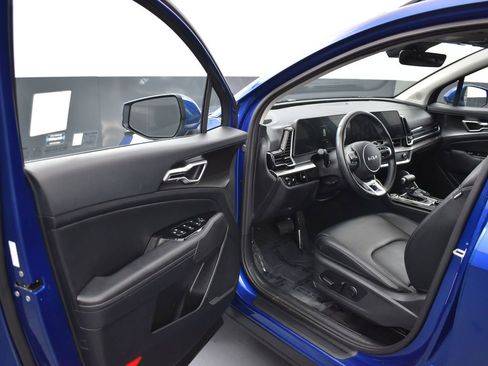 Used 2025 Kia Sportage EX w/ Premium Package image 9