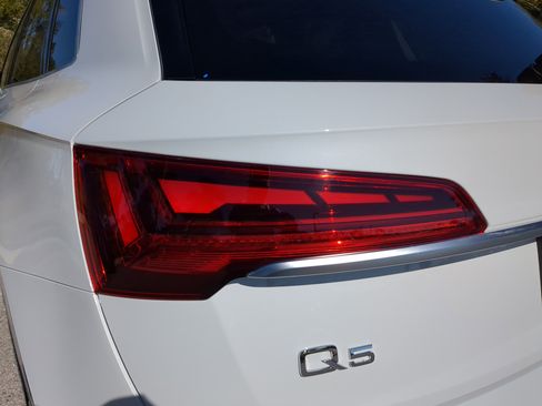 Certified 2025 Audi Q5 2.0T Premium Plus image 10