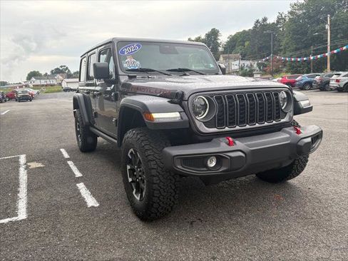 Certified 2025 Jeep Wrangler Unlimited Rubicon w/ Convenience Group AWD/4WD image 5