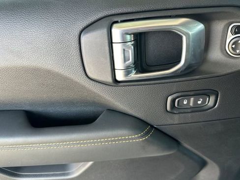New 2025 Jeep Wrangler Unlimited Sahara AWD/4WD image 10