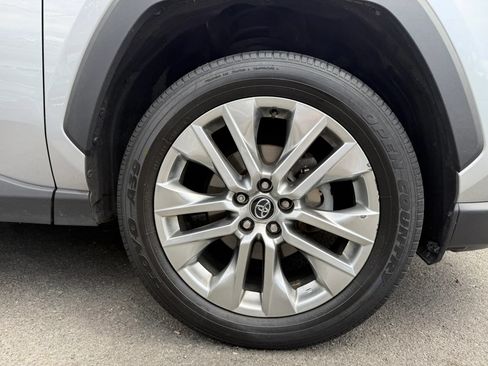 Used 2021 Toyota RAV4 XLE Premium AWD/4WD image 10