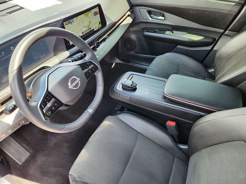 Used 2024 Nissan Ariya AWD image 11