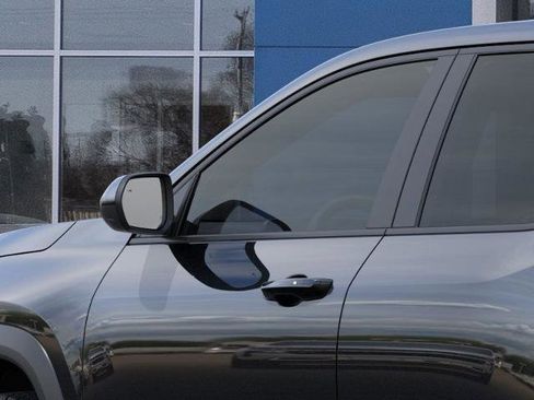 New 2026 Chevrolet Equinox LT w/ Convenience Package II image 32