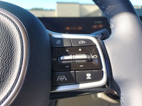 New 2026 Kia Carnival EX image 23