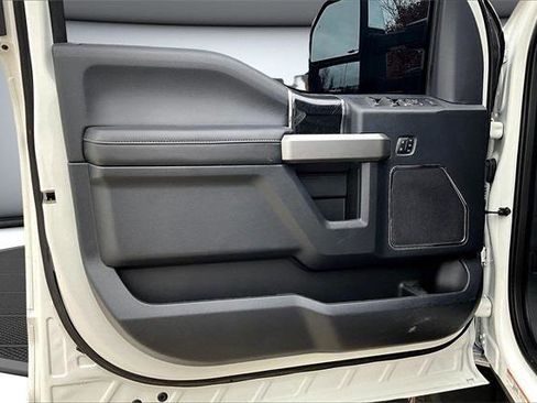 Used 2022 Ford F450 Platinum w/ FX4 Off-Road Package image 22