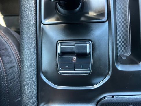 Used 2024 GMC Sierra 1500 AT4 w/ Technology Package AWD/4WD image 89