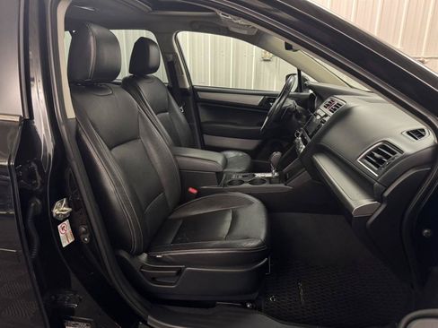 Used 2017 Subaru Outback 2.5i Premium AWD/4WD image 11