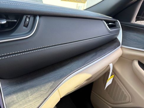 New 2025 Jeep Grand Cherokee L Limited AWD/4WD image 15