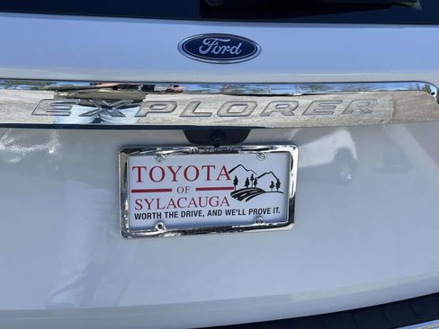 Used 2020 Ford Explorer Limited image 9