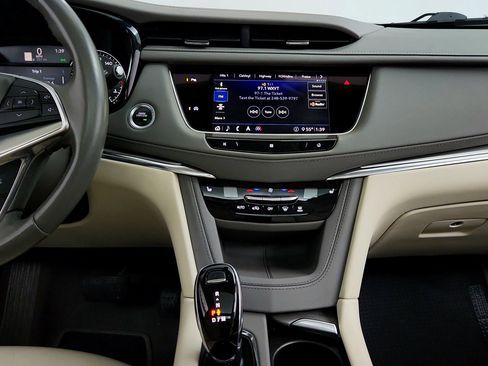 Used 2020 Cadillac XT5 Premium Luxury AWD/4WD image 21