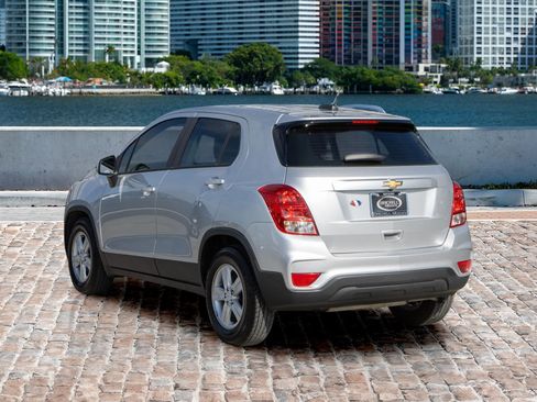 Used 2020 Chevrolet Trax LS image 7