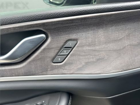 Used 2025 Jeep Grand Cherokee L Limited image 11