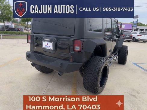 Used 2018 Jeep Wrangler Unlimited Sahara AWD/4WD image 8