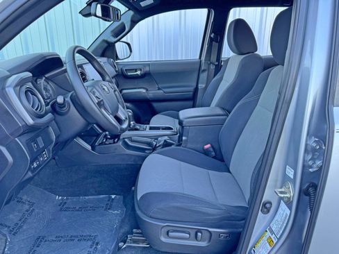 Used 2020 Toyota Tacoma TRD Sport image 15