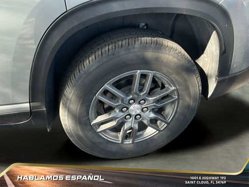 Used 2025 GMC Acadia Elevation image 11