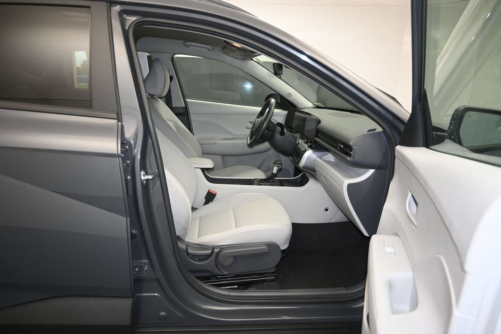 Used 2024 Hyundai Kona SEL AWD/4WD image 26