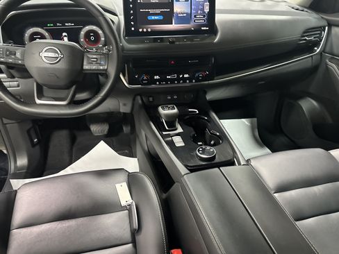 Used 2026 Nissan Rogue SL AWD/4WD image 29