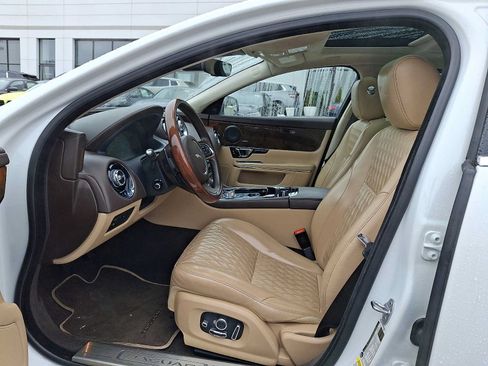 Used 2019 Jaguar XJ AWD image 13