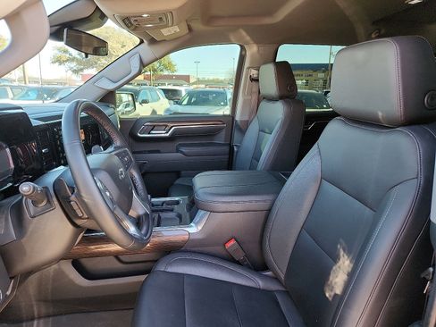 Used 2023 Chevrolet Silverado 1500 LT Trail Boss w/ LT Trail Boss Premium Package image 13