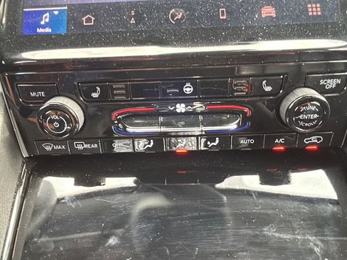 Used 2021 Jeep Grand Cherokee L Limited image 31