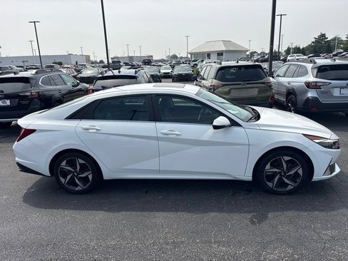 Used 2023 Hyundai Elantra Limited FWD image 2