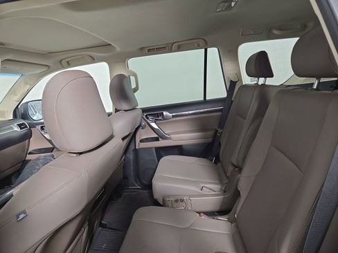 Used 2023 Lexus GX 460 Premium w/ Accessory Package image 18