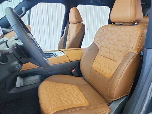 New 2025 Nissan Armada Platinum Reserve image 19