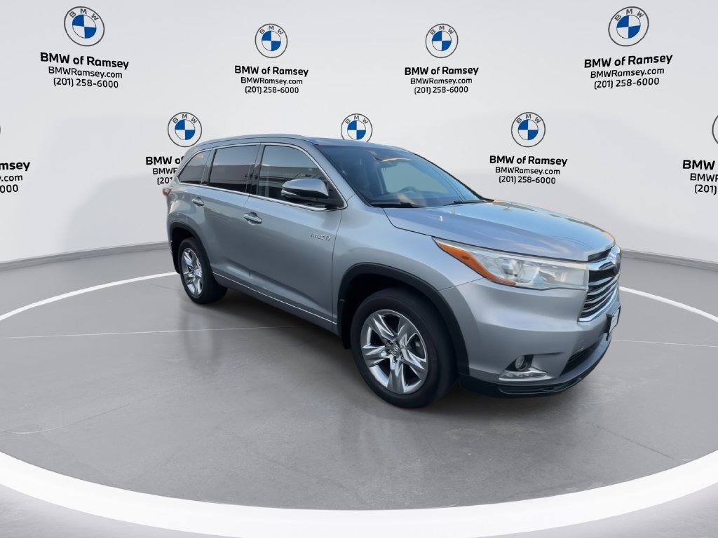 Used 2014 Toyota Highlander Limited Platinum AWD/4WD image 2