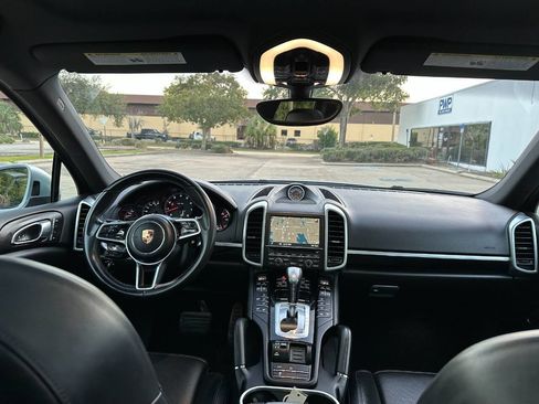 Used 2016 Porsche Cayenne image 20