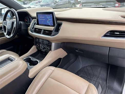 Used 2021 Chevrolet Suburban Premier w/ Premium Package image 17