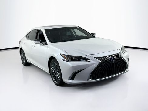 Used 2021 Lexus ES 300h w/ Premium Package FWD image 3