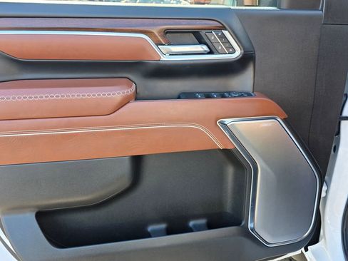 Used 2025 GMC Sierra 3500 Denali Ultimate image 15