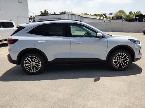 New 2025 Ford Escape SE image 5