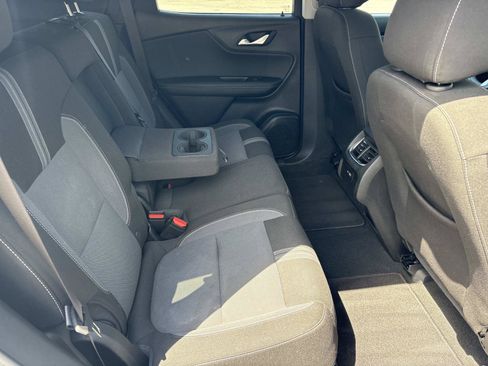 Used 2025 Chevrolet Blazer LT FWD image 34