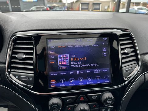 Used 2019 Jeep Grand Cherokee Limited image 36