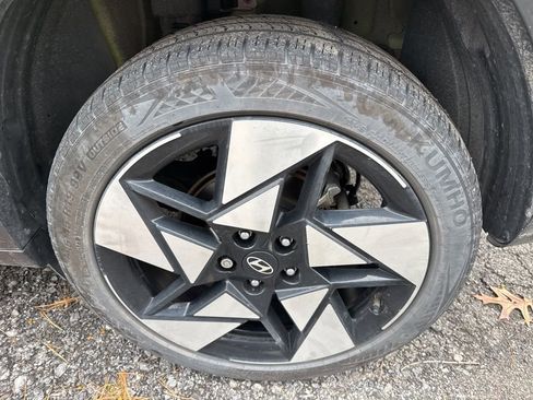 Used 2024 Hyundai Kona Limited image 8