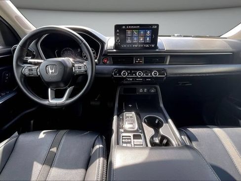 Used 2025 Honda Pilot EX-L image 9