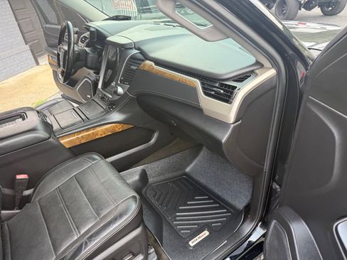 Used 2015 GMC Yukon Denali w/ Premium Package AWD/4WD image 46