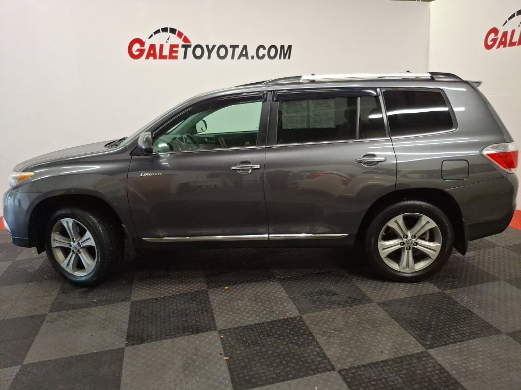 Used 2012 Toyota Highlander Limited w/ Tow Pkg AWD/4WD image 9