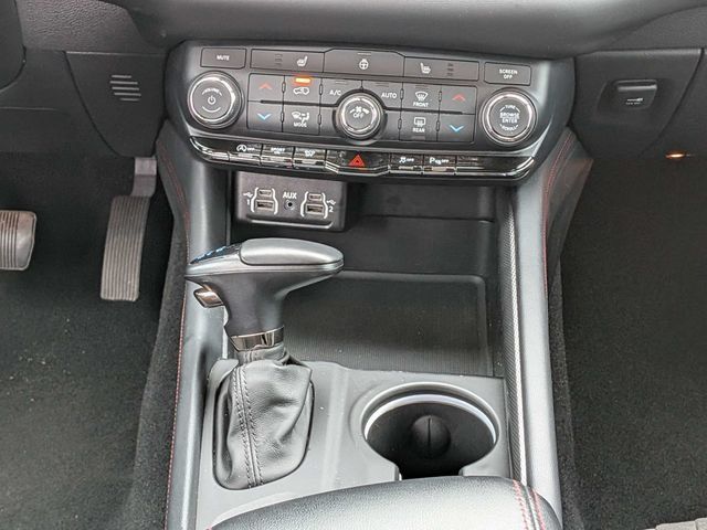 Used 2025 Dodge Durango GT RWD image 19