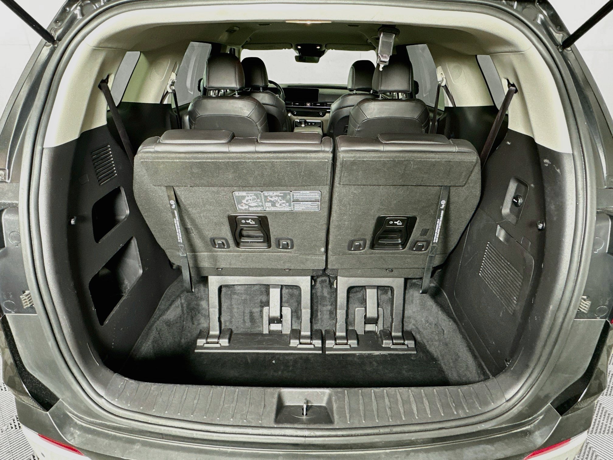 Used 2026 Kia Carnival FWD image 29