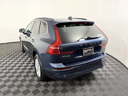 Used 2022 Volvo XC60 B5 Momentum image 11